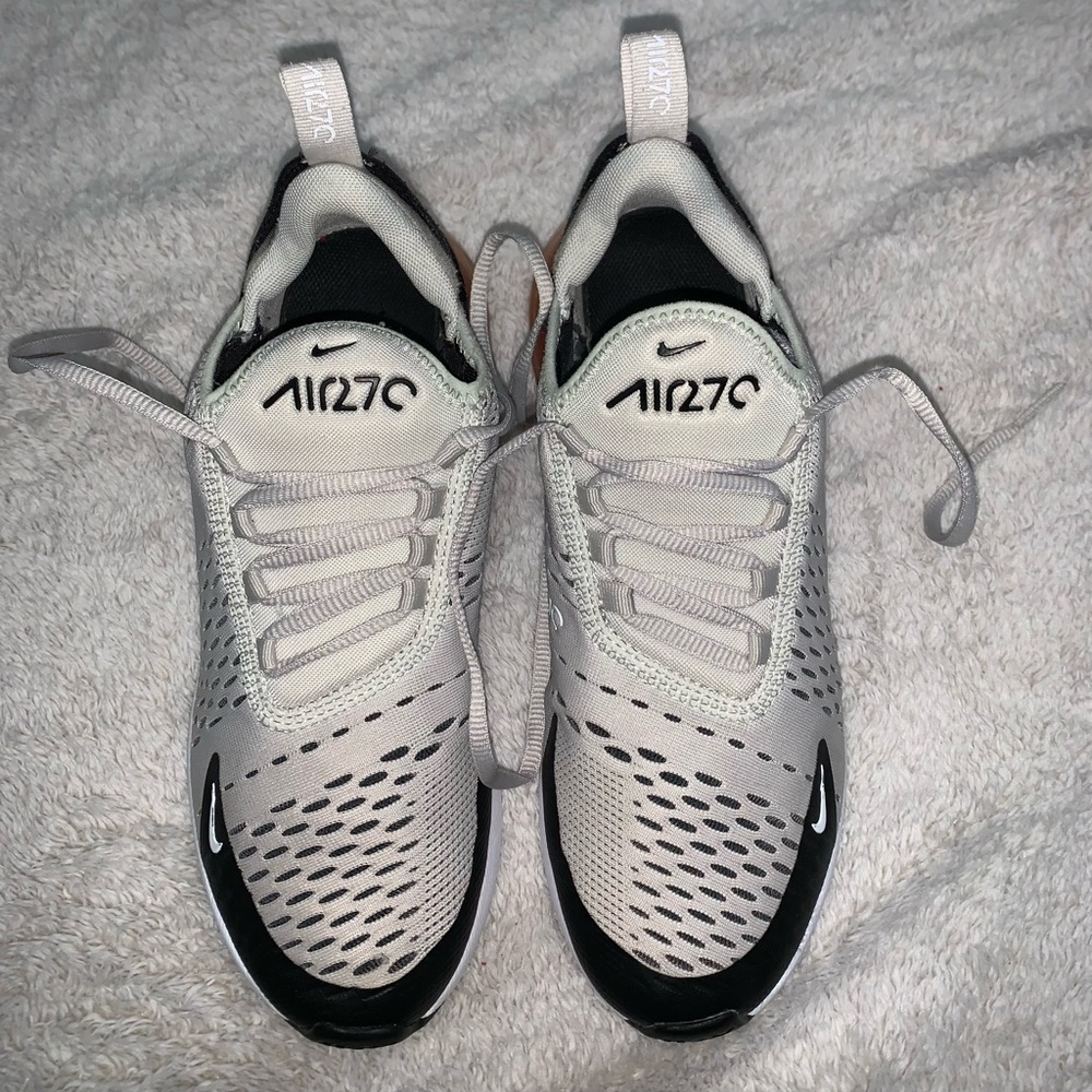 NIKE Air Max 270 Size: Women’s 7.5
